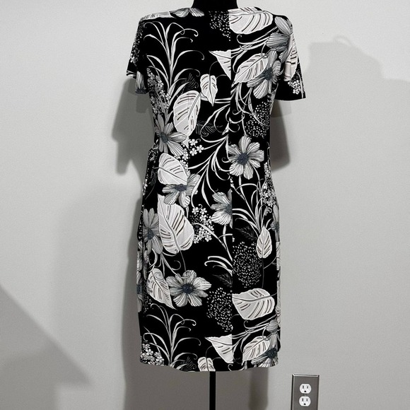 Signature By Robbie Bee Black‎ Floral Short Sleeve Knee Length Dress Size Small - Picture 6 of 12
